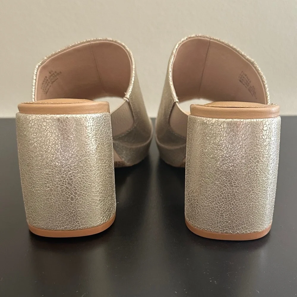 Donald Pliner Turner Platform Heeled Sandal Metallic Gold Women's Sz 6.5 NEW